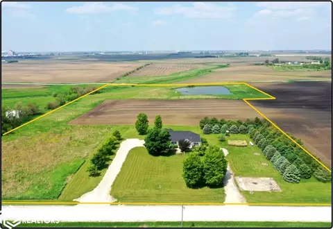 61192 210th St, Nevada, IA 50201
