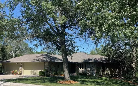 10 Brookwood Ct, Ottumwa, IA 52501