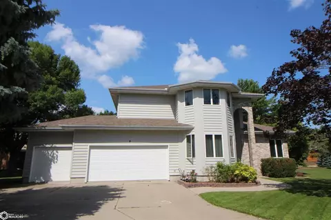 4 Bittersweet, Mason City, IA 50401