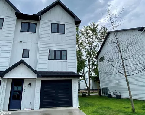 4737 C S Shore Dr #C, Clear Lake, IA 50428