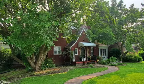 2101 Sunnyside Ave, Burlington, IA 52601