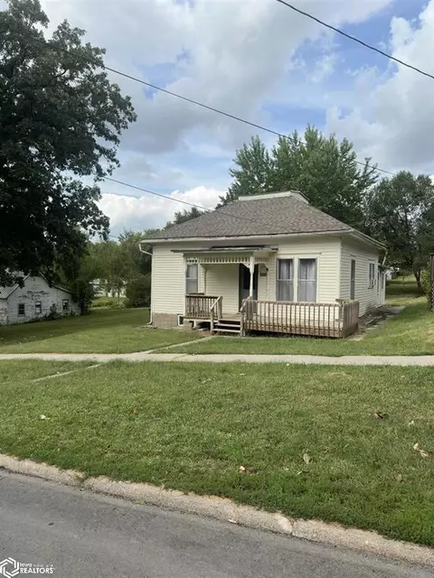 1012 8th St, Corning, IA 50841