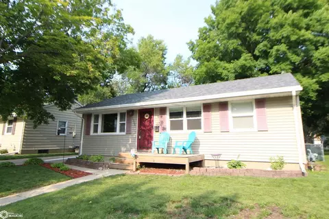 1305 N Carolina Pl, Mason City, IA 50401