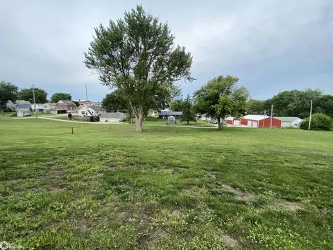 103 Church St, Audubon, IA 50025