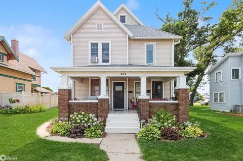 204 N 3rd St, Marshalltown, IA 50158