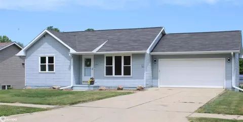 404 Thomas Dr, Marshalltown, IA 50158