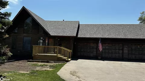 1814 Carbonado Rd, Oskaloosa, IA 52577