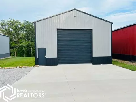 223 Woodland Rd # B, Montezuma, IA 50171