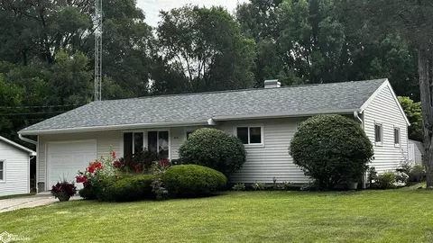 606 N 11th St, Oskaloosa, IA 52577