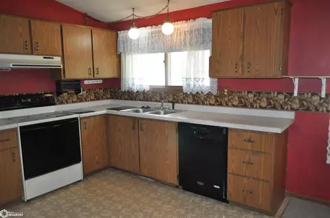 411 E 7th St, Carroll, IA 51401 photo 15