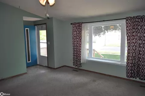 411 E 7th St, Carroll, IA 51401 photo 9