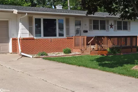 411 E 7th St, Carroll, IA 51401 photo 2