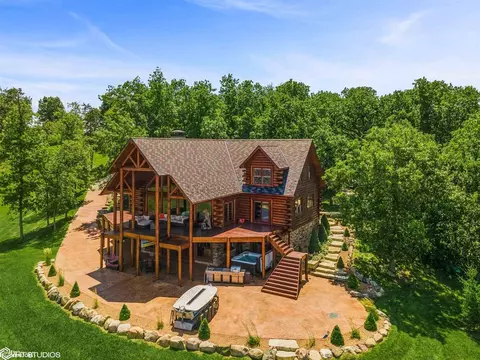 1366 Clubhouse Cir, Ellston, IA 50074