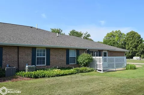 1702 A Linden Dr, Fairfield, IA 52556