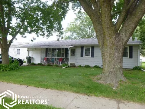 706 Broadway St, West Burlington, IA 52655