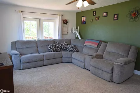 598 High St, Eldon, IA 52554 photo 6