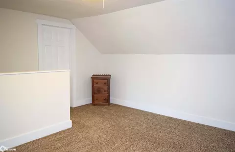 598 High St, Eldon, IA 52554 photo 22