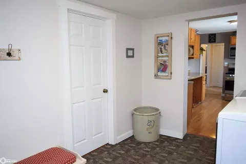 598 High St, Eldon, IA 52554 photo 27
