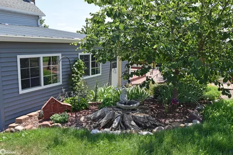 598 High St, Eldon, IA 52554 photo 31