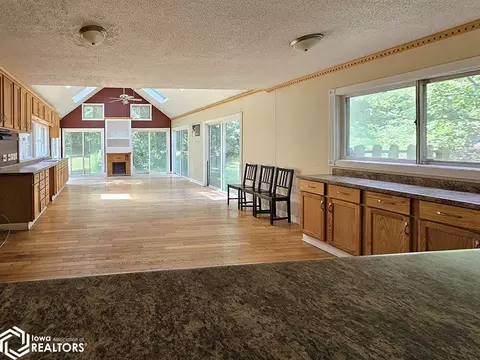 6628 20th St, Eldon, IA 52554 photo 8