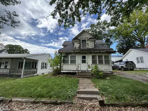 305 E Thomas Ave, Shenandoah, IA 51601