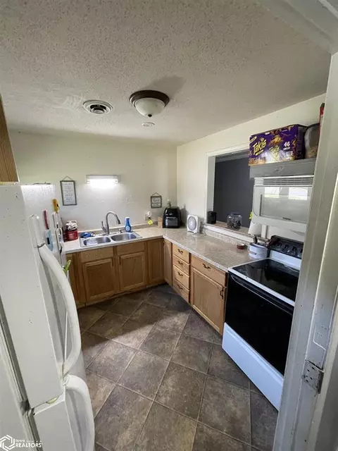 310 Webster St, Sidney, IA 51652 photo 3