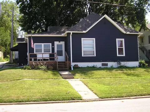 109 W 8th St, Atlantic, IA 50022