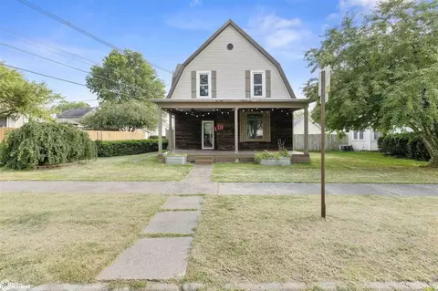 110 Laurel St, Muscatine, IA 52761