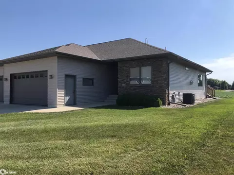 2141 Augusta Dr, Mason City, IA 50401