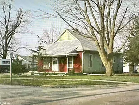215 N K St, Oskaloosa, IA 52577