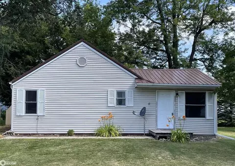 405 E Wood St, Montezuma, IA 50171