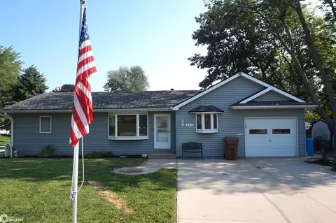 405 E 2nd St, Carroll, IA 51401