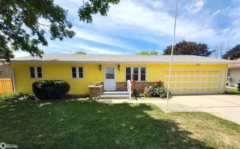 1208 N Skyridge Dr, Avoca, IA 51521