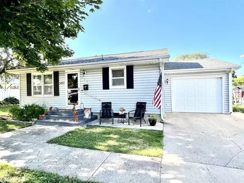 507 3rd Ave, Ackley, IA 50601