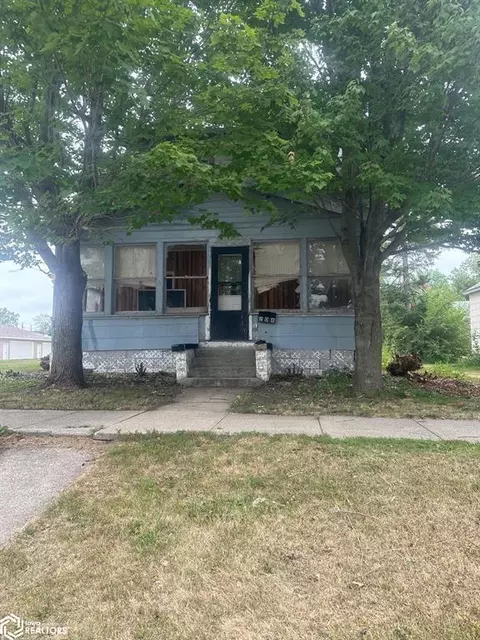 208 N Jackson Ave, Eagle Grove, IA 50533