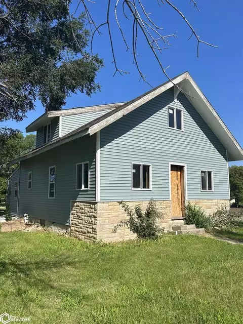 315 NE 1st, Melcher Dallas, IA 50163