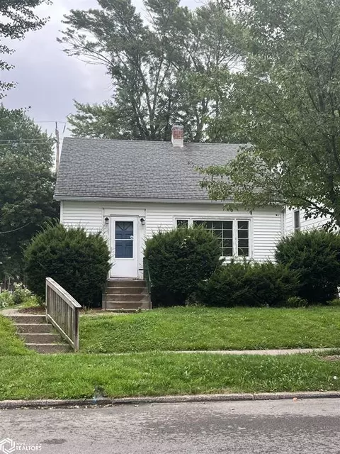 1206 S Central Ave, Burlington, IA 52601