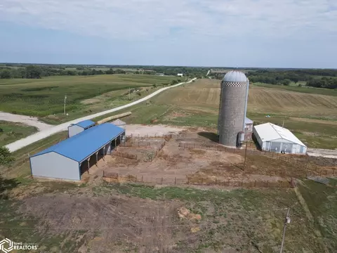 33215 485th St, Udell, IA 52593