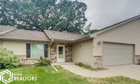 3 Armory Ln, Hampton, IA 50441