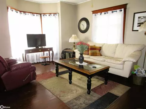 1605 12th St, Eldora, IA 50627 photo 4