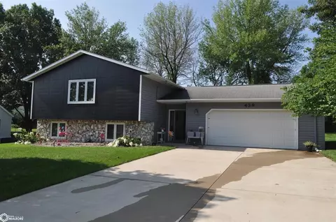 439 19th Pl, Carroll, IA 51401