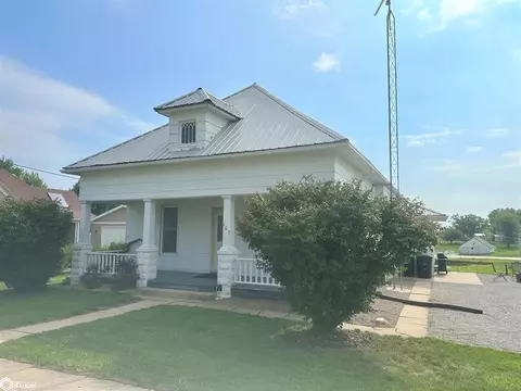105 N Grant St, Cantril, IA 52542