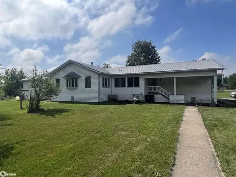 301 Washington St, Libertyville, IA 52567