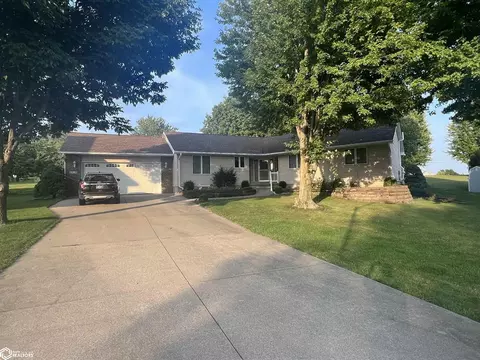 2318 Mcmullin Dr, Oskaloosa, IA 52577