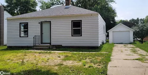 612 E Chubb St, Algona, IA 50511