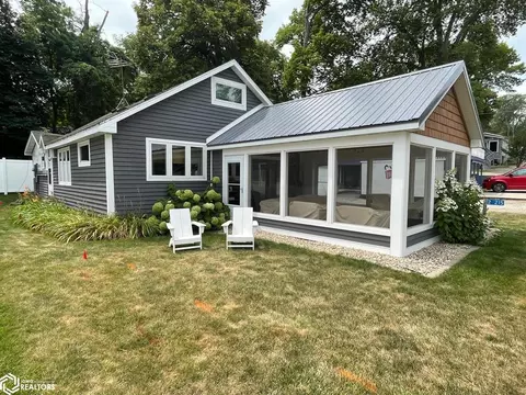 2215 245th St, Ventura, IA 50482