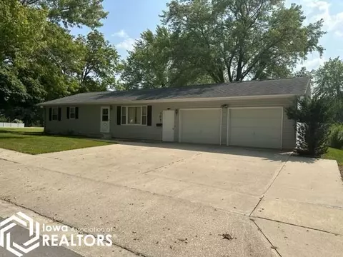 307 W Overmeyer Dr, Algona, IA 50511