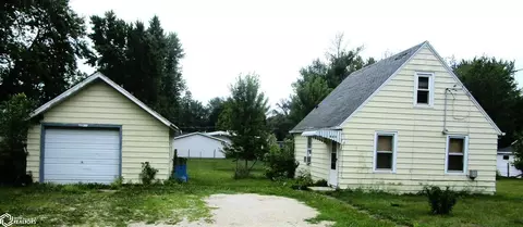 809 Woodland Ave, Iowa Falls, IA 50126