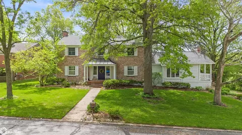504 Fairway Pl, Fairfield, IA 52556