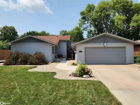 918 S Garfield Ave, Mason City, IA 50401